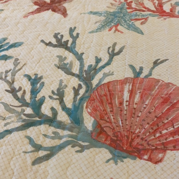 Queen Beachy quilt - Picture 3 of 7